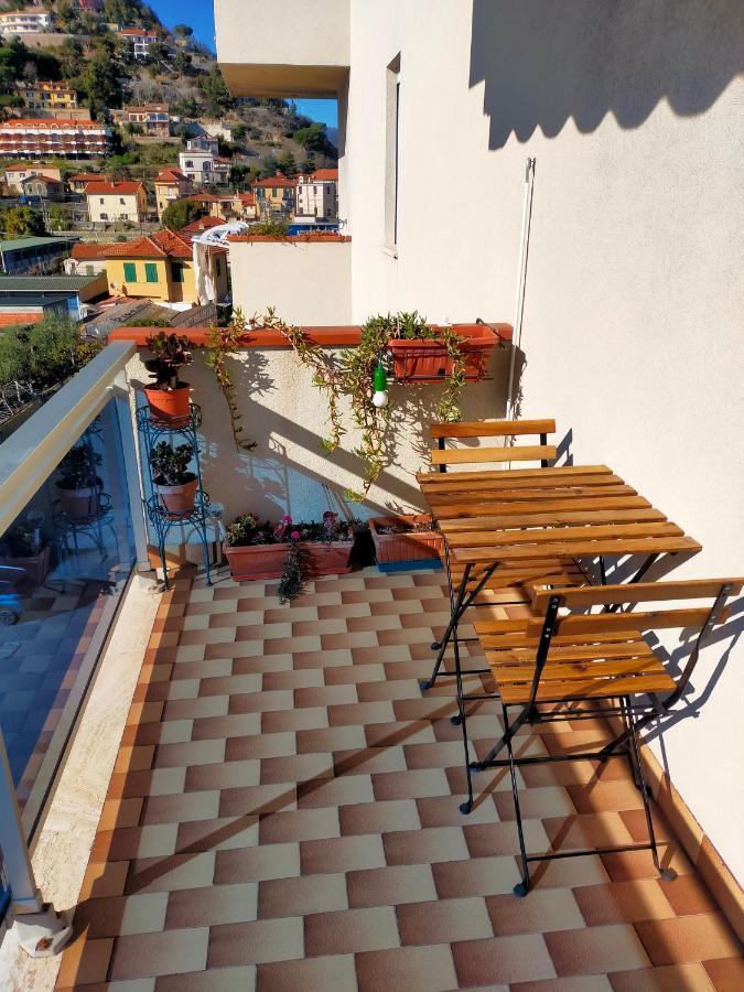 Appartamento Riviera Trilocale Wifi E Parcheggio Privato فنتيميليا المظهر الخارجي الصورة